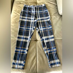 Adorable Free People plaid tapered leg pants. Size 10, approx. 29” waist.
